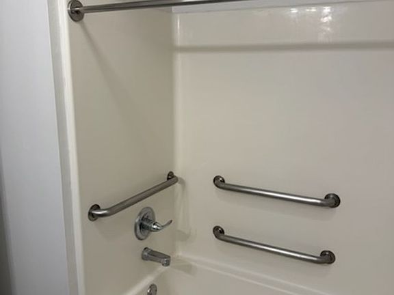 5th image of 3404 Dill St NE #409