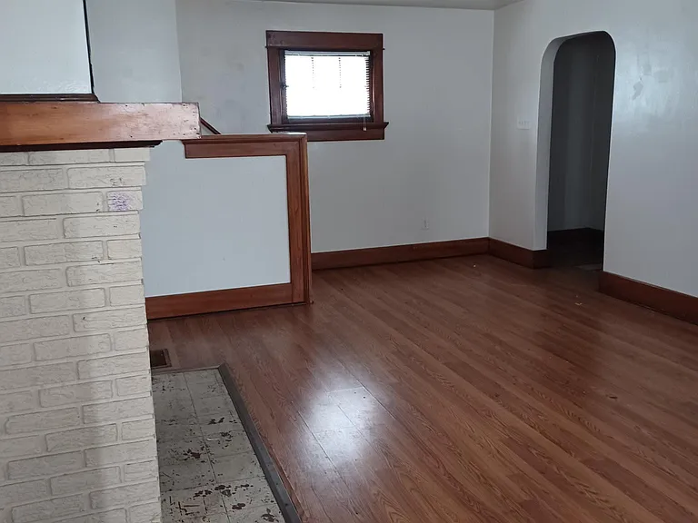 124 E Siebenthaler Ave — Photo 7