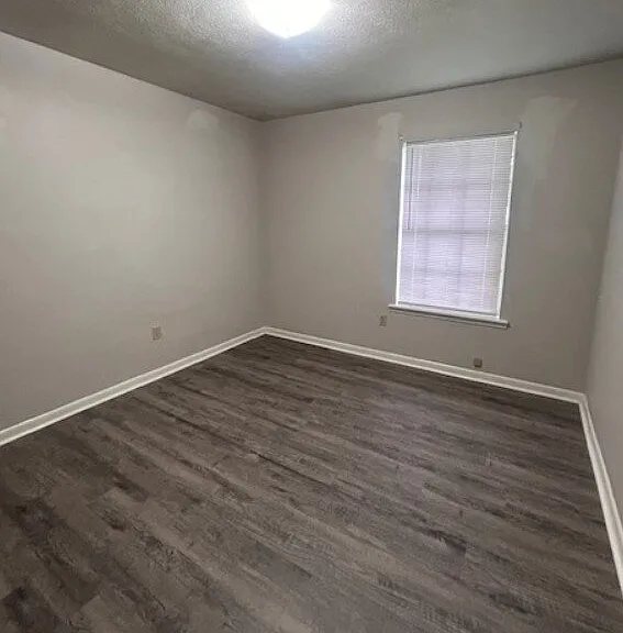 1503 Lance St — Photo 6