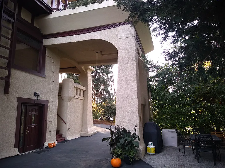 4850 Connaught Dr — Photo 10