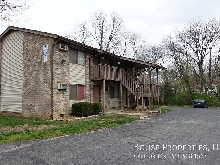 5 Lindbergh Cir #3 — Photo 1