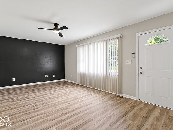 5th image of 4942 Deborah St