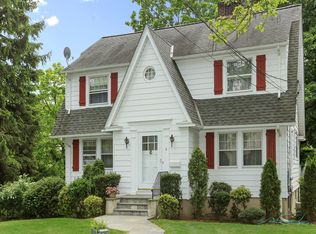 6 Barry Rd, Scarsdale, NY 10583