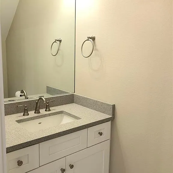 1602 E Maxwell St #B — Photo 16