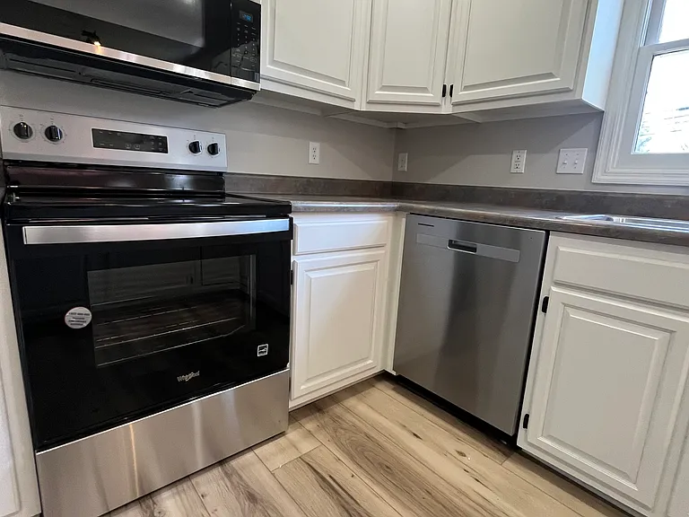 4417 E Clayton Ct — Photo 12