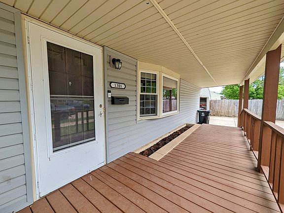 4th image of 1301 Lewis St