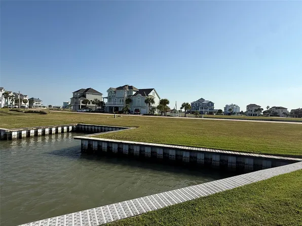 2 Fleming, Hitchcock, TX 77563