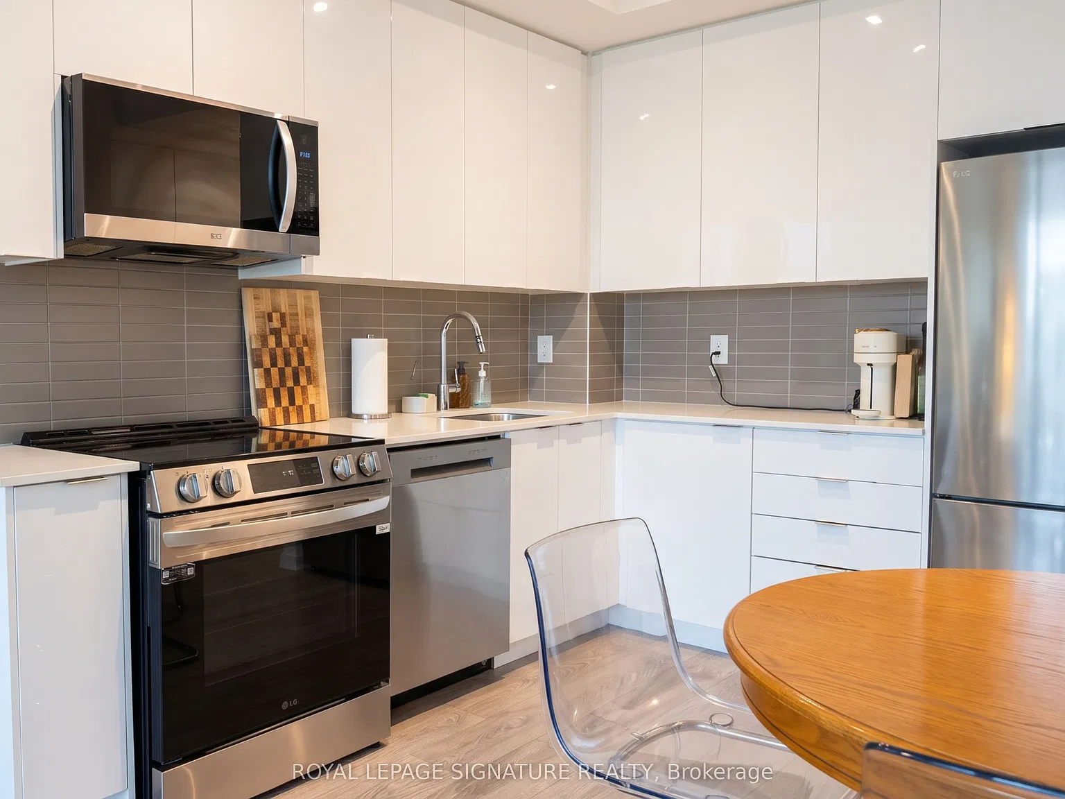 2 bed, $2,299 — Photo 4