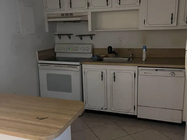7300 NW 17th Street #115, Plantation, FL 33313