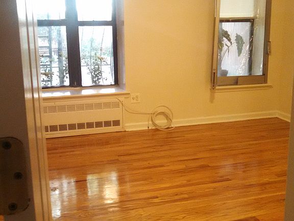 5th image of 247 W 121st St #1