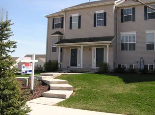 1391 Chestnut Ln, Yorkville, IL 60560