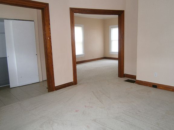 2nd image of 210 Illinois Ave