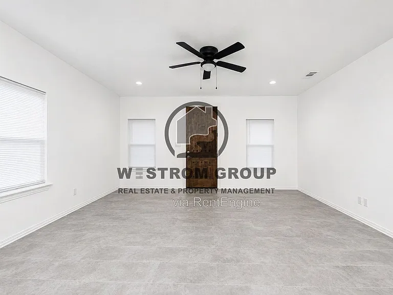 709 S Church St — Photo 7