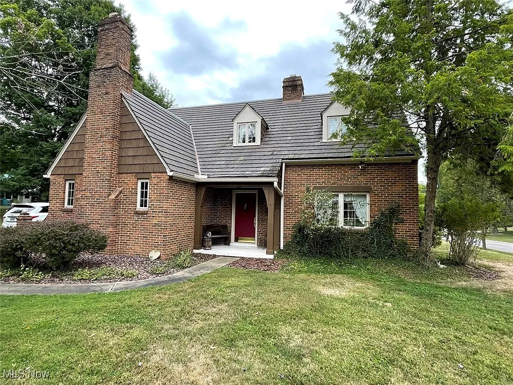 2702 Martin Rd photo 1