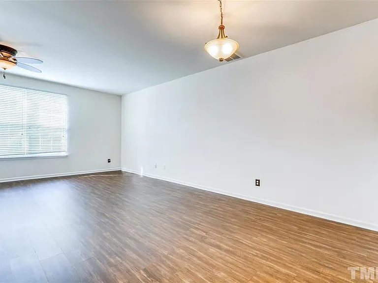 1003 Remington Oaks Cir — Photo 4