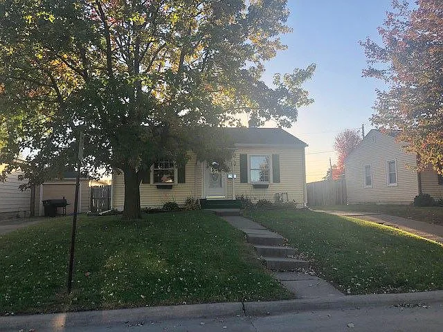3216 25th St photo 1