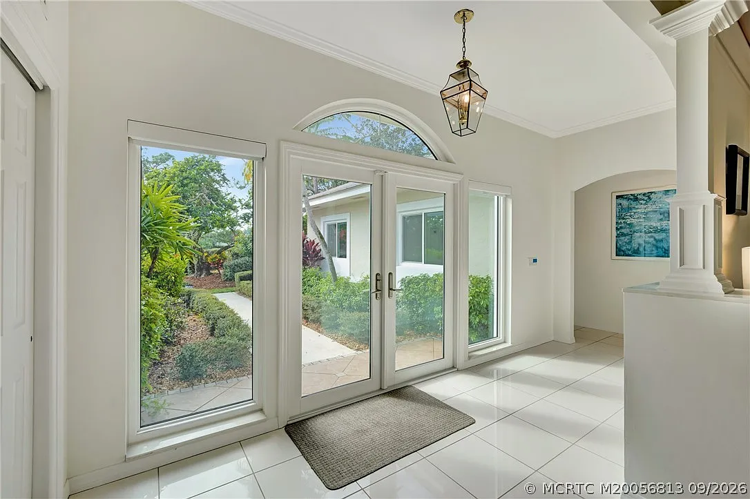 3 bed, 2.0 bath, 2178 sqft, $9,500 — Photo 3