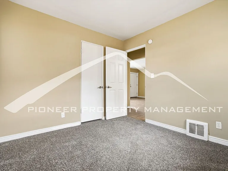 1416 Ironton St — Photo 9