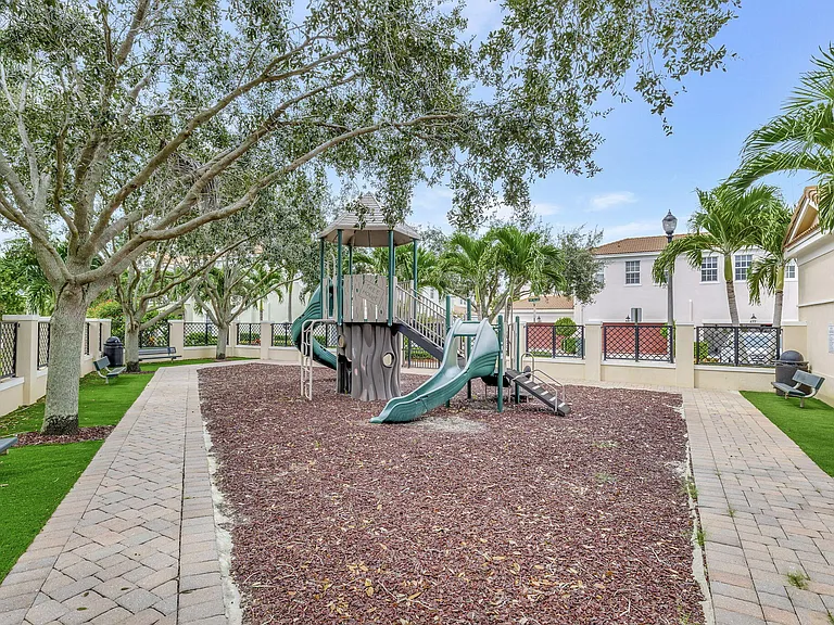 8302 NW 8th Ter #8302 — Photo 50