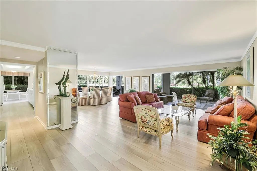 3 bed, 2.0 bath, 2060 sqft, $10,000 — Photo 3