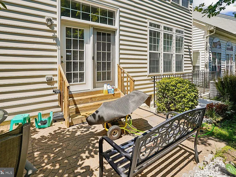 9059 Galvin Ln — Photo 67