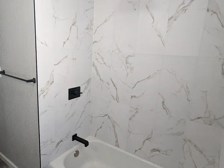 607 N Logan Ave — Photo 10