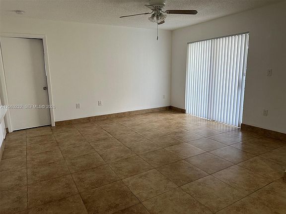 3rd image of 9491 Palm Cir S APT 203