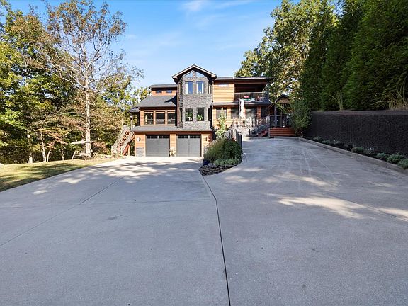 4th image of 141 Rocksalot Dr