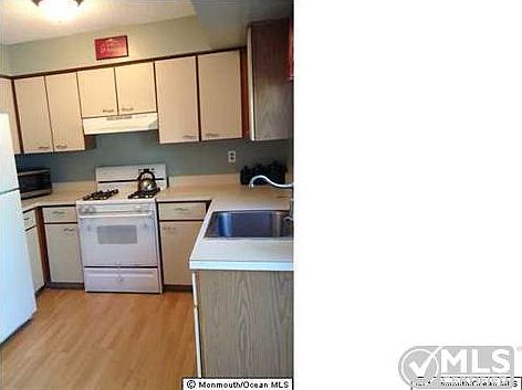 2nd image of 954 Jessica Ct