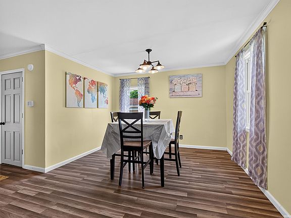4th image of 939 Dimond St
