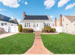 22 Francine Drive N, Massapequa, NY 11758