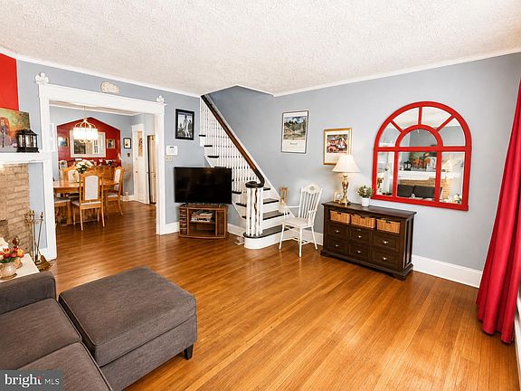 4th image of 6036 N 19th St