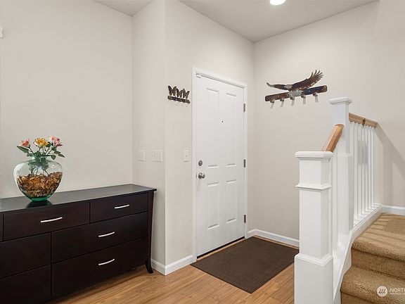 5th image of 3917 50th Avenue NE