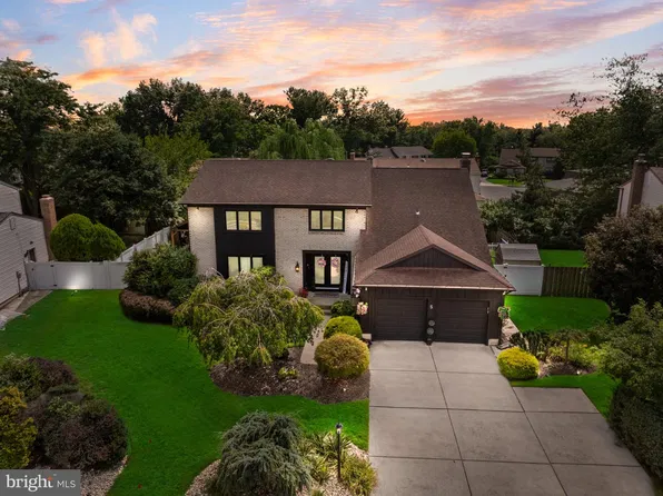 5 Chateau Dr, Cherry Hill, NJ 08003