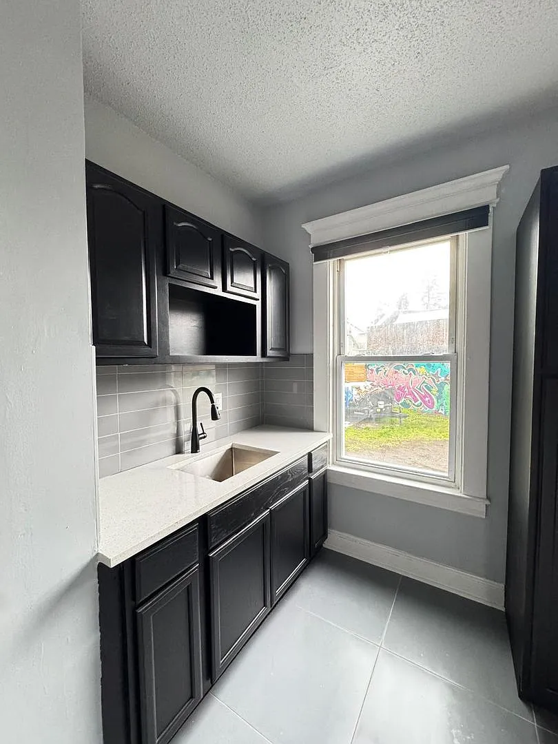 15 Downes — Photo 4