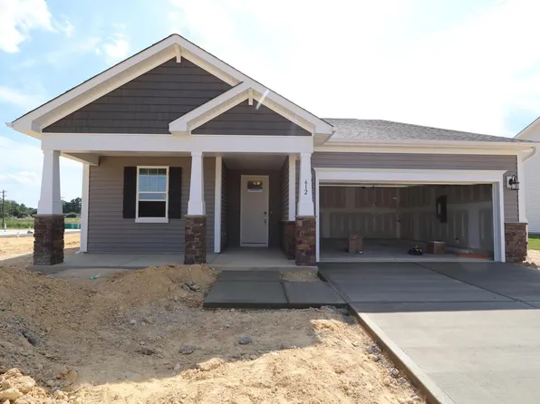 612 Providence Creek Dr, Fuquay Varina, NC 27526