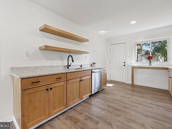 5th image of 4721 Girton Ave