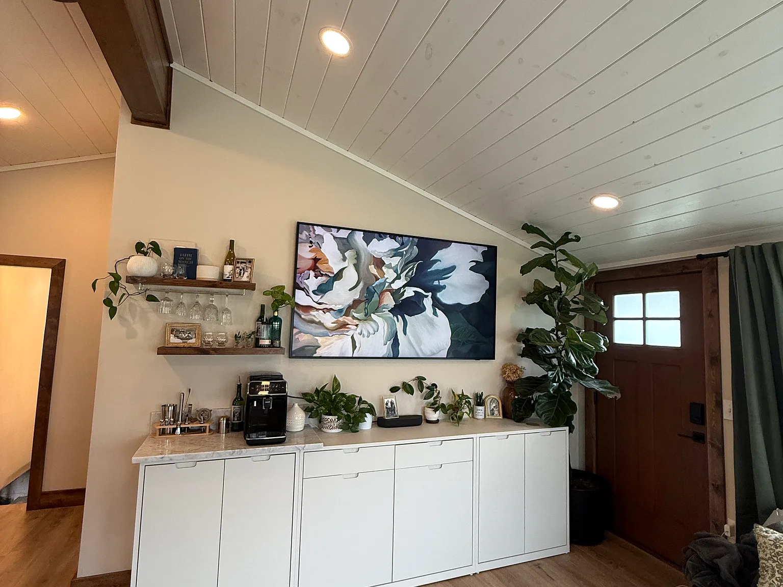 2 bed, 1400 sqft, $2,700 — Photo 2