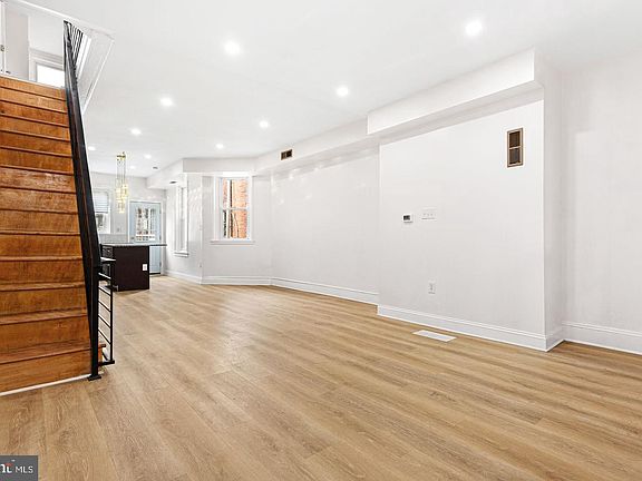 5th image of 2042 S Cecil St