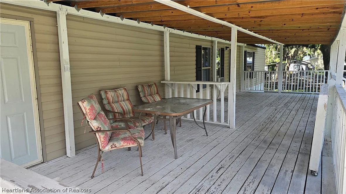 3 bed, 2.0 bath, 1088 sqft, $1,300 — Photo 2