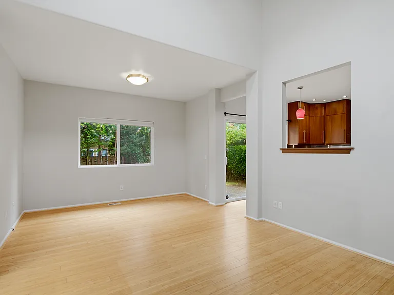 25023 SE 43rd Way — Photo 6