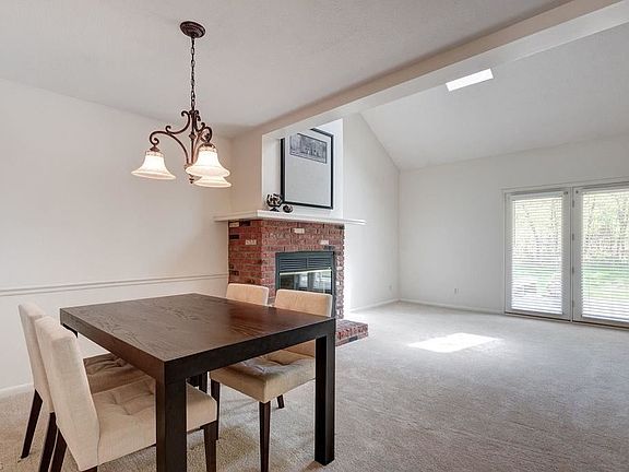 3rd image of 750-2 Hampton Cir