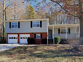 624 Pennybrook Ln, Stone Mountain, GA 30087