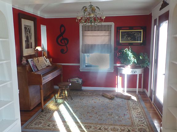 2nd image of 15020 Schuyler Ave