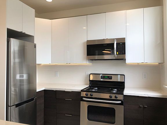 3rd image of 2795 Green St APT 2