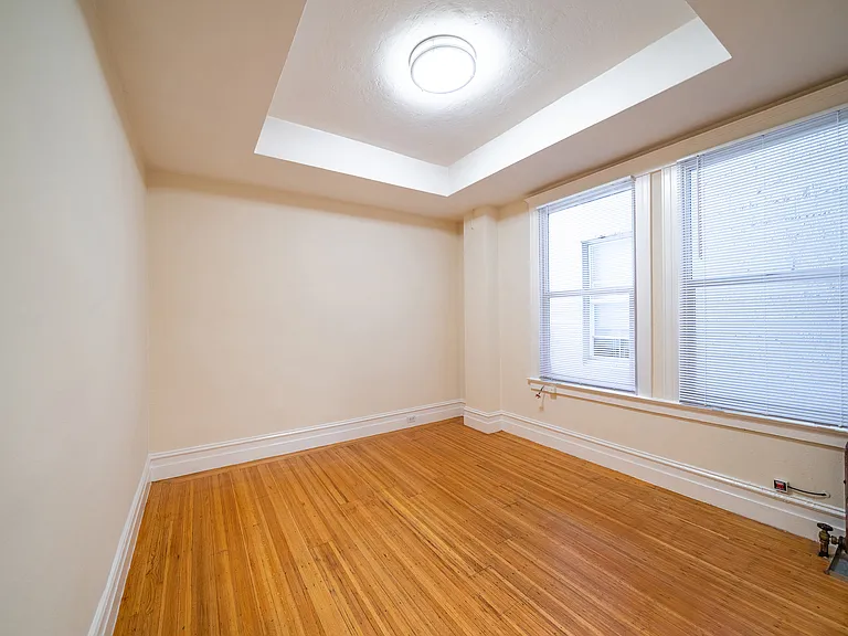 Larkin Street Apartments — Photo 14