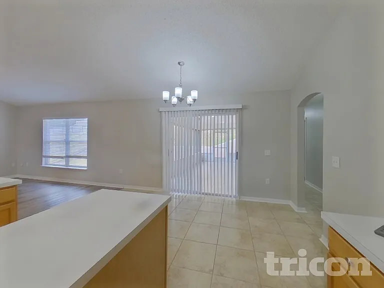 921 Jayhil Dr — Photo 5