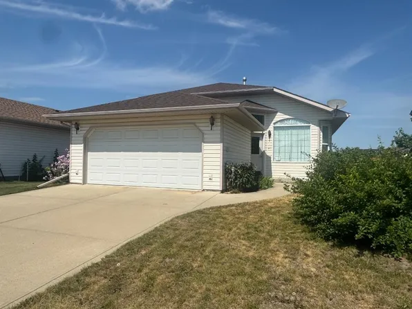 114 S Sunridge Ave, Blackfalds, AB T4M 0K7
