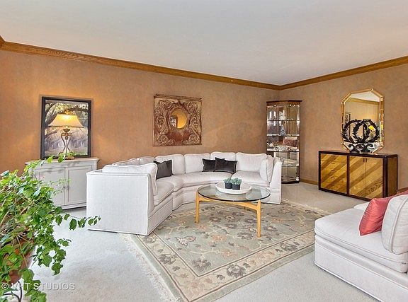 2nd image of 20200 Saint Andrews Ct