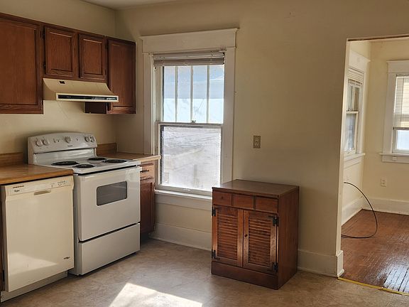 2nd image of 1426 S 15th St APT 2